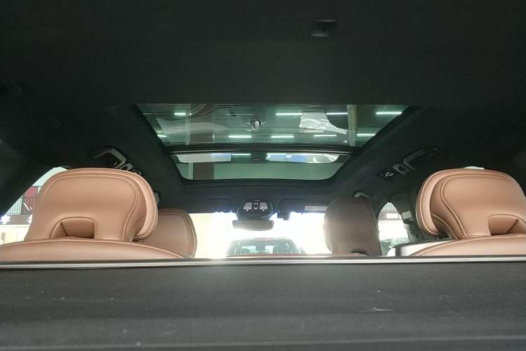 Used Volvo XC60 New Energy 2024 T8 Plug-in Hybrid Long-Range All-Wheel Drive Smart Luxury Edition Headliner