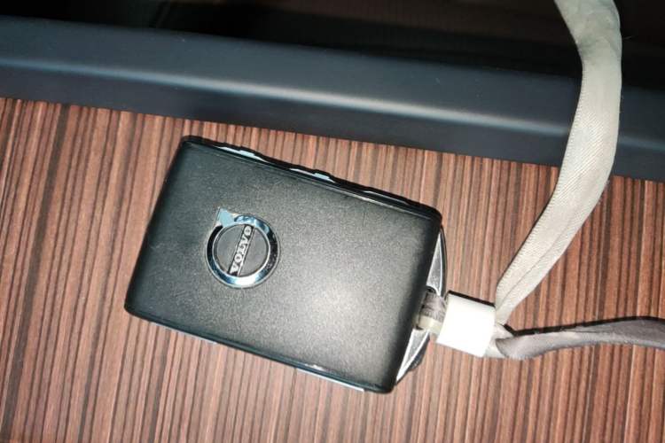 Used Volvo XC60 New Energy 2024 T8 Plug-in Hybrid Long-Range All-Wheel Drive Smart Luxury Edition Interior 1