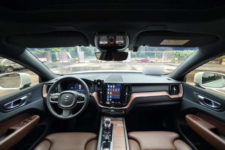 Used Volvo XC60 New Energy 2024 T8 Plug-in Hybrid Long-Range All-Wheel Drive Smart Luxury Edition Interior 3