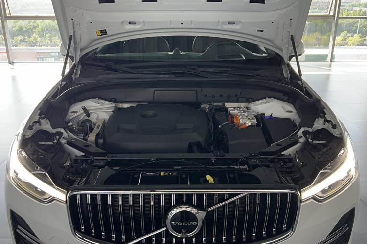 Used Volvo XC60 New Energy 2024 T8 Plug-in Hybrid Long-Range All-Wheel Drive Smart Luxury Edition Interior 4