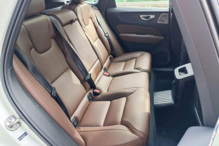 Used Volvo XC60 New Energy 2024 T8 Plug-in Hybrid Long-Range All-Wheel Drive Smart Luxury Edition Interior 4