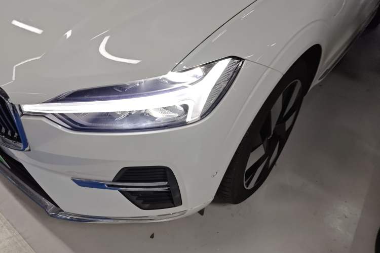 Used Volvo XC60 New Energy 2024 T8 Plug-in Hybrid Long-Range All-Wheel Drive Smart Luxury Edition Left Front Headlight