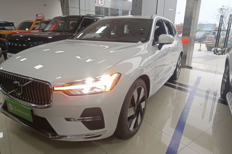 Used Volvo XC60 New Energy 2024 T8 Plug-in Hybrid Long-Range All-Wheel Drive Smart Luxury Edition Left Front Headlight