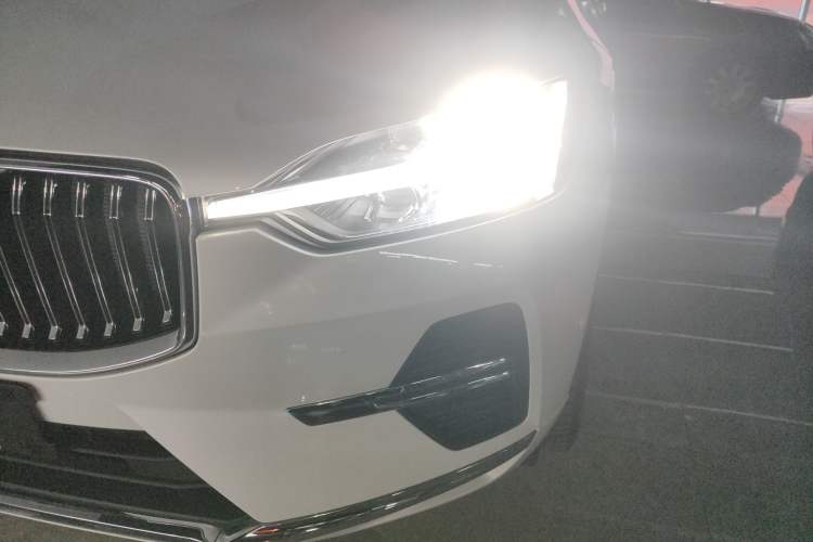 Used Volvo XC60 New Energy 2024 T8 Plug-in Hybrid Long-Range All-Wheel Drive Smart Luxury Edition Left Front Headlight