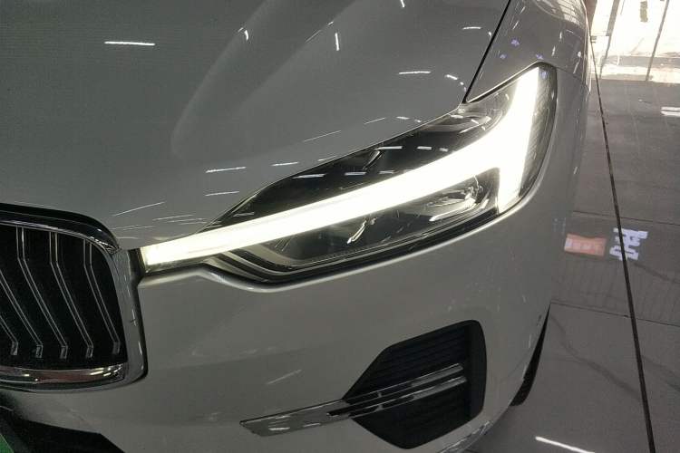 Used Volvo XC60 New Energy 2024 T8 Plug-in Hybrid Long-Range All-Wheel Drive Smart Luxury Edition Left Front Headlight