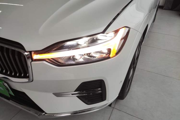 Used Volvo XC60 New Energy 2024 T8 Plug-in Hybrid Long-Range All-Wheel Drive Smart Luxury Edition Left Front Headlight