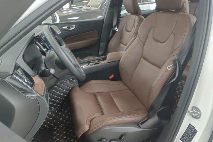 Used Volvo XC60 New Energy 2024 T8 Plug-in Hybrid Long-Range All-Wheel Drive Smart Luxury Edition Left Front Seat