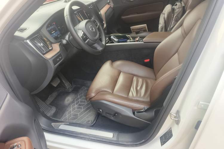 Used Volvo XC60 New Energy 2024 T8 Plug-in Hybrid Long-Range All-Wheel Drive Smart Luxury Edition Left Front Seat