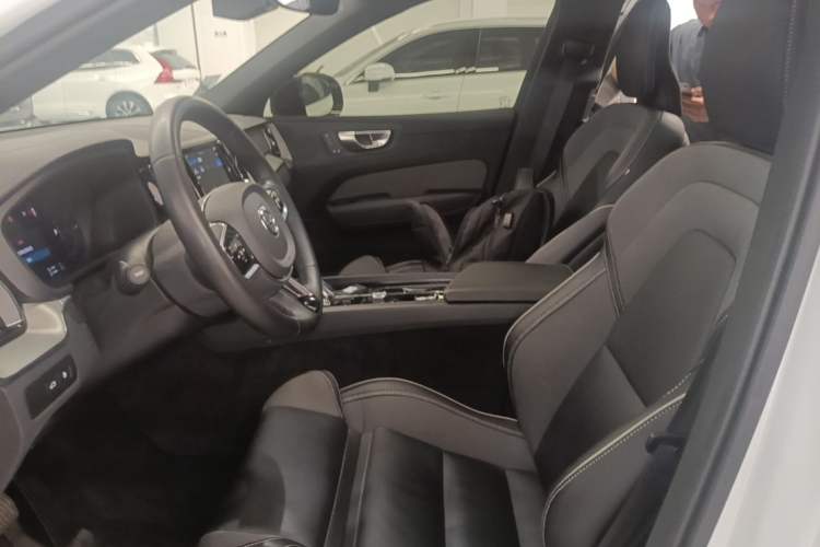 Used Volvo XC60 New Energy 2024 T8 Plug-in Hybrid Long-Range All-Wheel Drive Smart & Sporty Edition Left Front Seat
