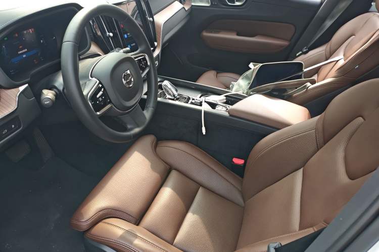 Used Volvo XC60 New Energy 2024 T8 Plug-in Hybrid Long-Range All-Wheel Drive Smart Luxury Edition Left Front Seat