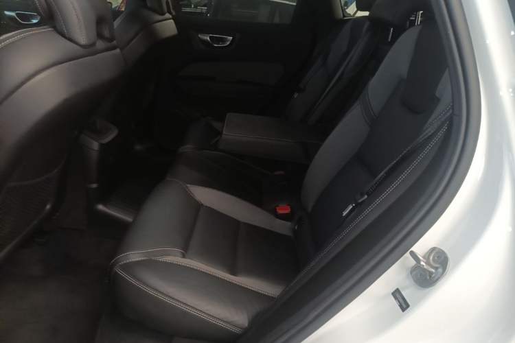 Used Volvo XC60 New Energy 2024 T8 Plug-in Hybrid Long-Range All-Wheel Drive Smart & Sporty Edition Left Rear Seat