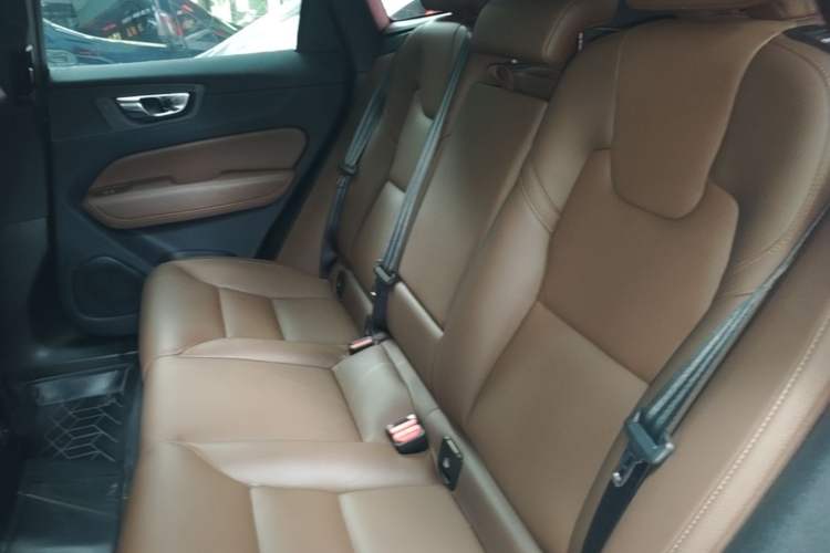 Used Volvo XC60 New Energy 2024 T8 Plug-in Hybrid Long-Range All-Wheel Drive Smart Luxury Edition Left Rear Seat