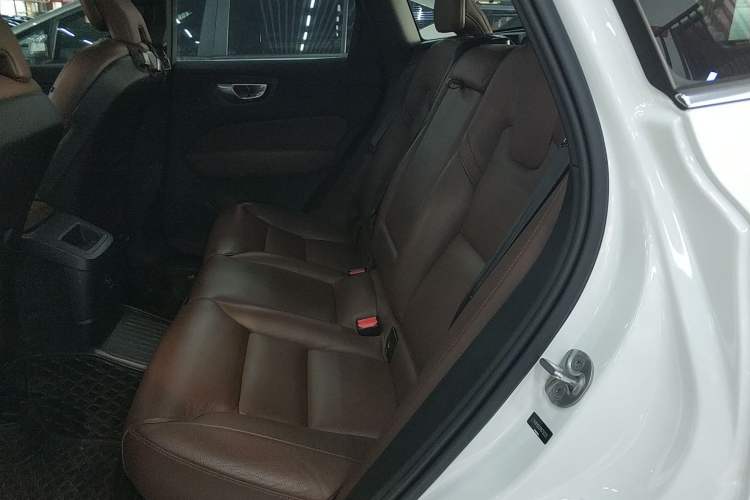Used Volvo XC60 New Energy 2024 T8 Plug-in Hybrid Long-Range All-Wheel Drive Smart Luxury Edition Left Rear Seat
