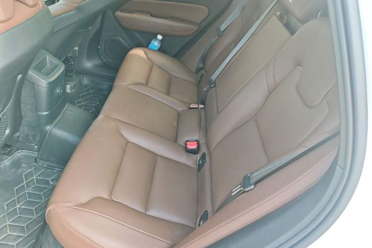Used Volvo XC60 New Energy 2024 T8 Plug-in Hybrid Long-Range All-Wheel Drive Smart Luxury Edition Left Rear Seat