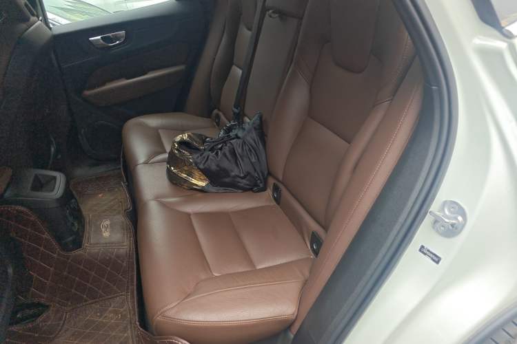 Used Volvo XC60 New Energy 2024 T8 Plug-in Hybrid Long-Range All-Wheel Drive Smart Luxury Edition Left Rear Seat