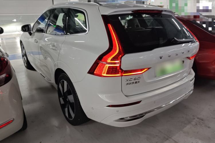 Used Volvo XC60 New Energy 2024 T8 Plug-in Hybrid Long-Range All-Wheel Drive Smart Luxury Edition Left Side