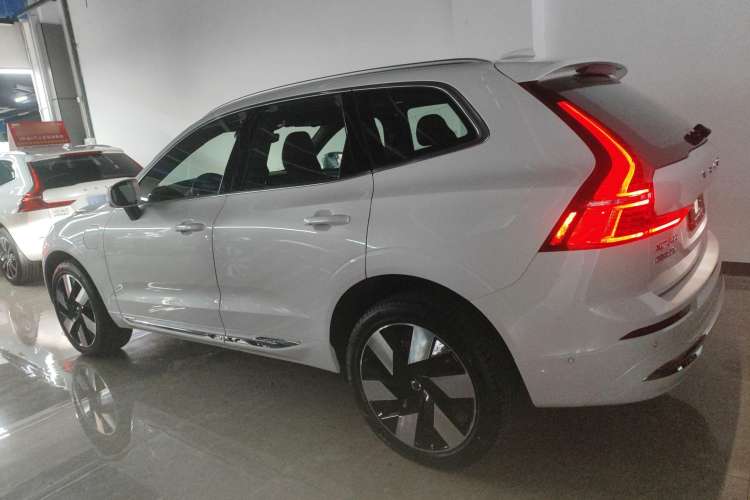 Used Volvo XC60 New Energy 2024 T8 Plug-in Hybrid Long-Range All-Wheel Drive Smart Luxury Edition Left Side