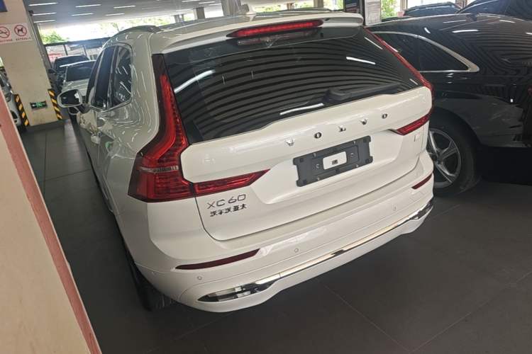 Used Volvo XC60 New Energy 2024 T8 Plug-in Hybrid Long-Range All-Wheel Drive Smart Luxury Edition Rear Left 45 Deg