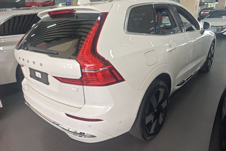 Used Volvo XC60 New Energy 2024 T8 Plug-in Hybrid Long-Range All-Wheel Drive Smart Luxury Edition Rear Right 45 Deg
