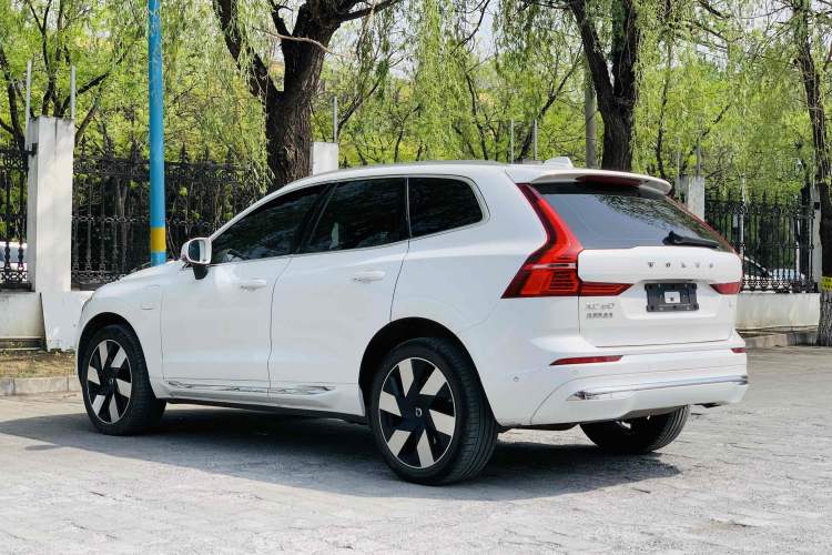 Used Volvo XC60 New Energy 2024 T8 Plug-in Hybrid Long-Range All-Wheel Drive Smart Luxury Edition Rear Right 45 Deg