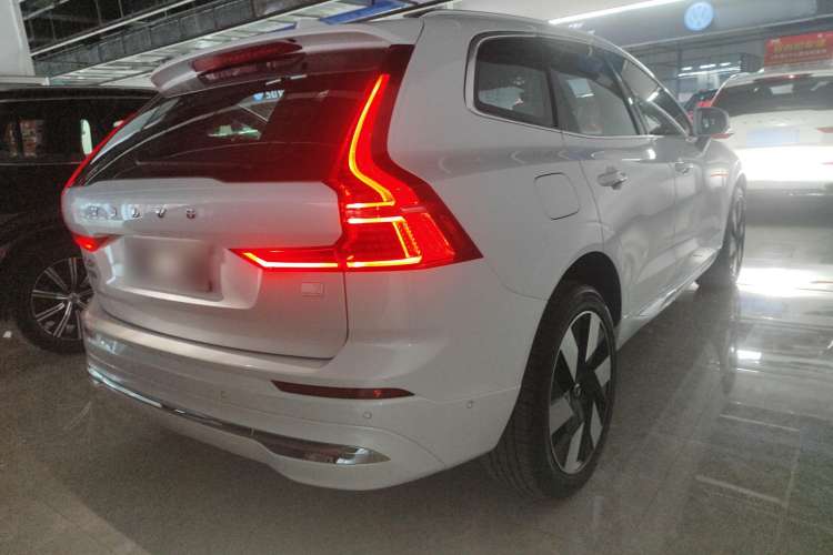 Used Volvo XC60 New Energy 2024 T8 Plug-in Hybrid Long-Range All-Wheel Drive Smart Luxury Edition Rear Right 45 Deg