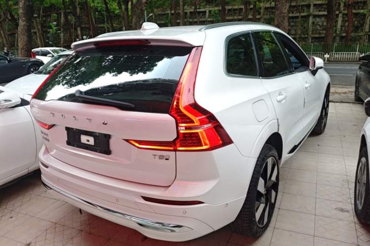 Used Volvo XC60 New Energy 2024 T8 Plug-in Hybrid Long-Range All-Wheel Drive Smart Luxury Edition Rear Right 45 Deg