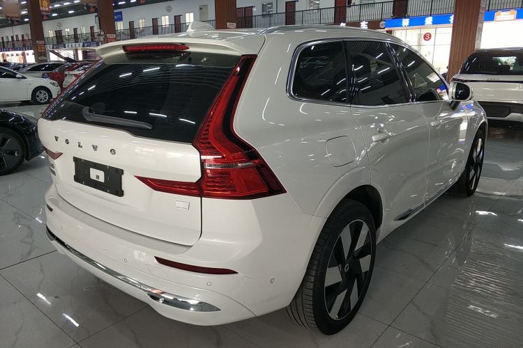 Used Volvo XC60 New Energy 2024 T8 Plug-in Hybrid Long-Range All-Wheel Drive Smart Luxury Edition Rear Right 45 Deg