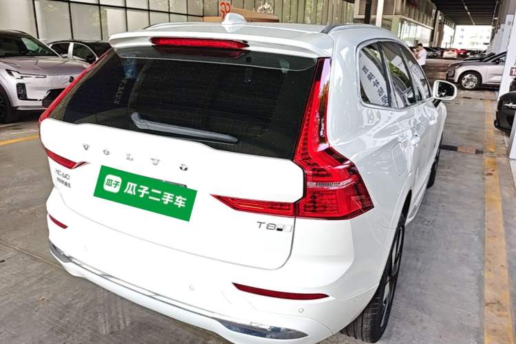 Used Volvo XC60 New Energy 2024 T8 Plug-in Hybrid Long-Range All-Wheel Drive Smart Luxury Edition Rear Right 45 Deg