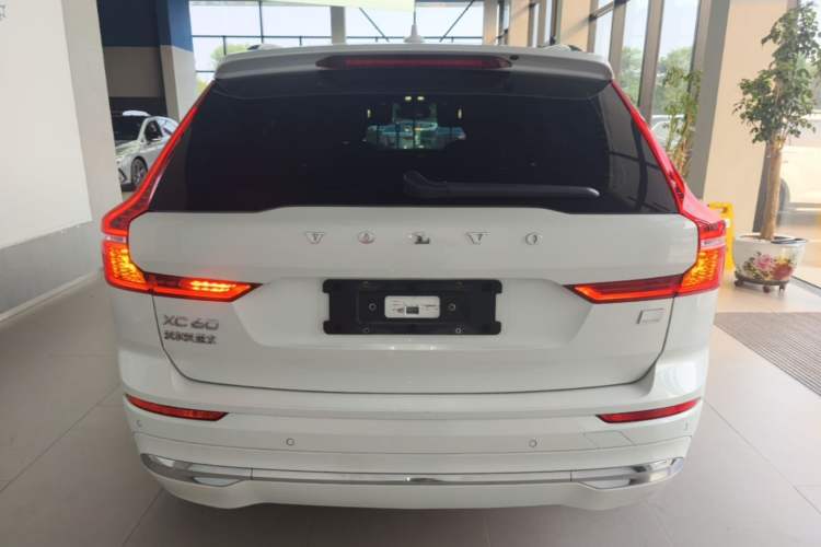 Used Volvo XC60 New Energy 2024 T8 Plug-in Hybrid Long-Range All-Wheel Drive Smart Luxury Edition Rear