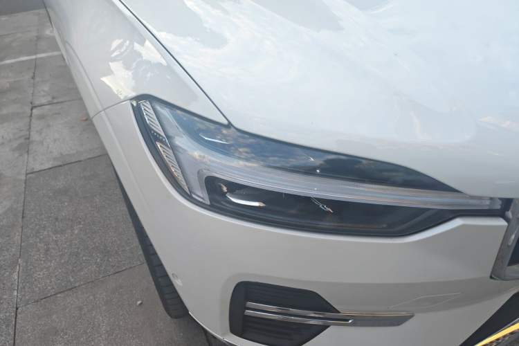 Used Volvo XC60 New Energy 2024 T8 Plug-in Hybrid Long-Range All-Wheel Drive Smart Luxury Edition Right Front Headlight