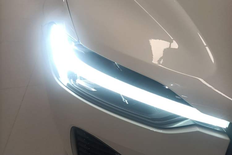 Used Volvo XC60 New Energy 2024 T8 Plug-in Hybrid Long-Range All-Wheel Drive Smart & Sporty Edition Right Front Headlight