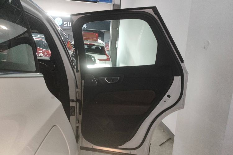 Used Volvo XC60 New Energy 2024 T8 Plug-in Hybrid Long-Range All-Wheel Drive Smart Luxury Edition Right Rear Door Interior