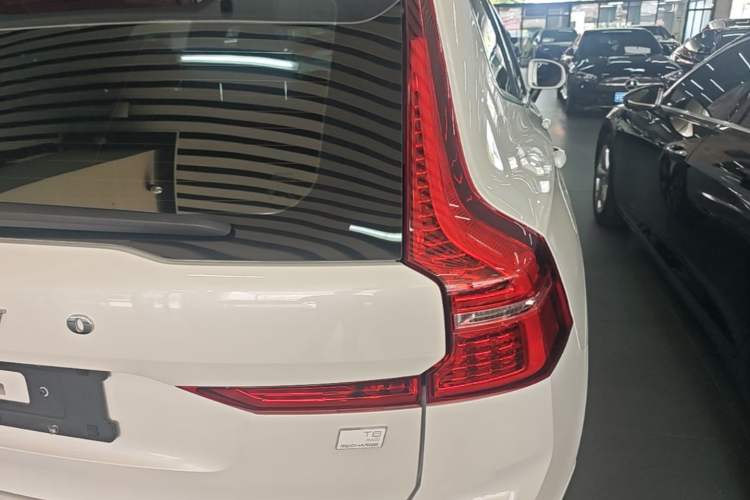 Used Volvo XC60 New Energy 2024 T8 Plug-in Hybrid Long-Range All-Wheel Drive Smart Luxury Edition Right Rear Taillight
