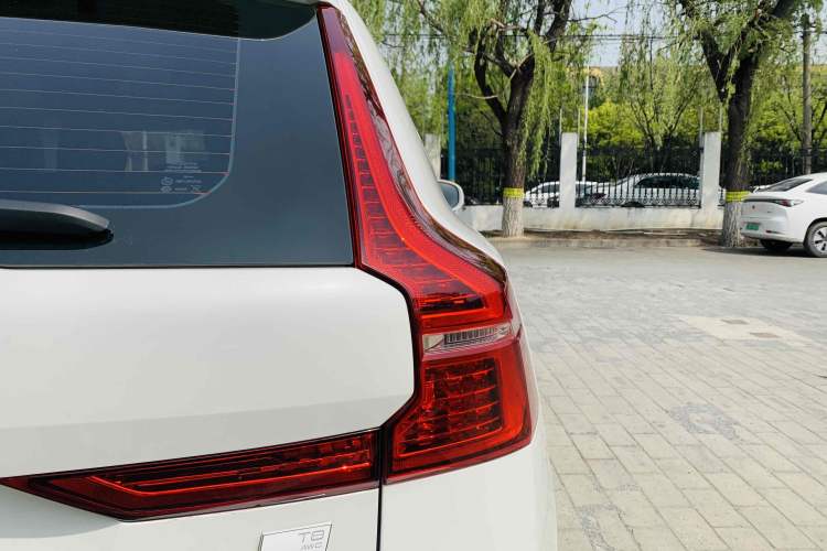 Used Volvo XC60 New Energy 2024 T8 Plug-in Hybrid Long-Range All-Wheel Drive Smart Luxury Edition Right Rear Taillight
