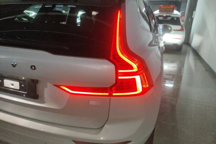 Used Volvo XC60 New Energy 2024 T8 Plug-in Hybrid Long-Range All-Wheel Drive Smart Luxury Edition Right Rear Taillight