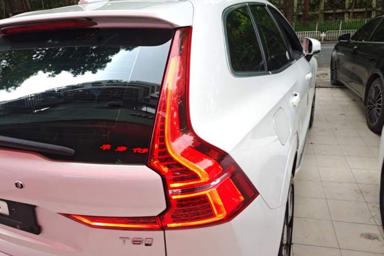 Used Volvo XC60 New Energy 2024 T8 Plug-in Hybrid Long-Range All-Wheel Drive Smart Luxury Edition Right Rear Taillight