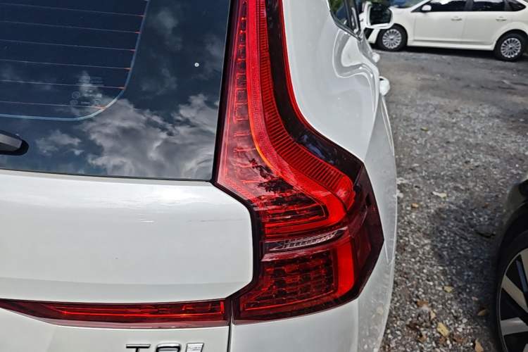Used Volvo XC60 New Energy 2024 T8 Plug-in Hybrid Long-Range All-Wheel Drive Smart Luxury Edition Right Rear Taillight