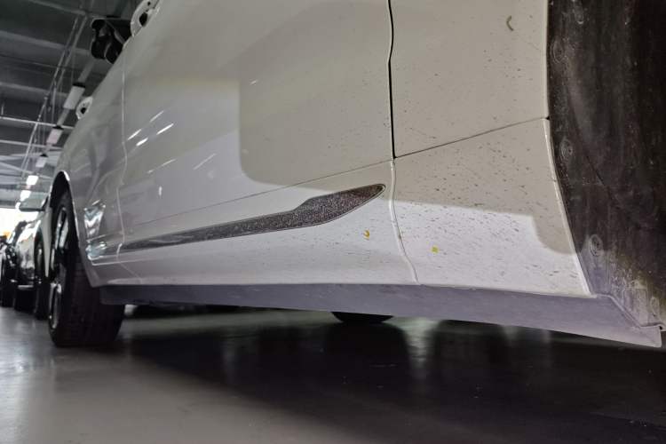 Used Volvo XC60 New Energy 2024 T8 Plug-in Hybrid Long-Range All-Wheel Drive Smart Luxury Edition Right Side Sill