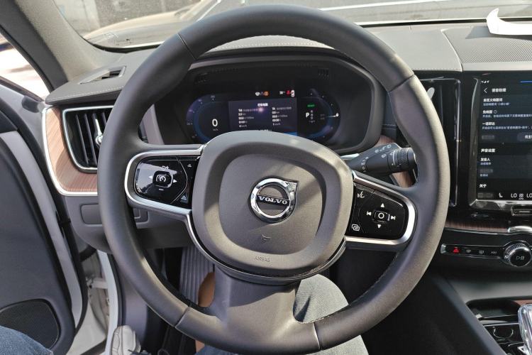 Used Volvo XC60 New Energy 2024 T8 Plug-in Hybrid Long-Range All-Wheel Drive Smart Luxury Edition Steering Wheel