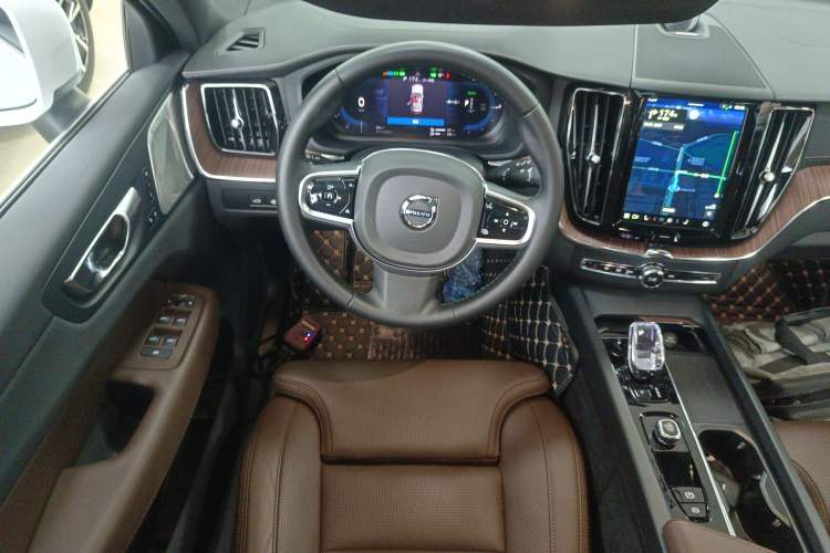 Used Volvo XC60 New Energy 2024 T8 Plug-in Hybrid Long-Range All-Wheel Drive Smart Luxury Edition Steering Wheel
