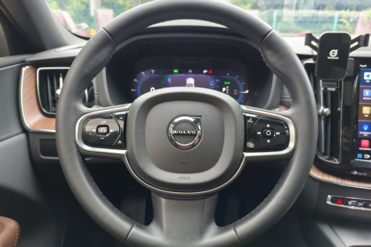 Used Volvo XC60 New Energy 2024 T8 Plug-in Hybrid Long-Range All-Wheel Drive Smart Luxury Edition Steering Wheel