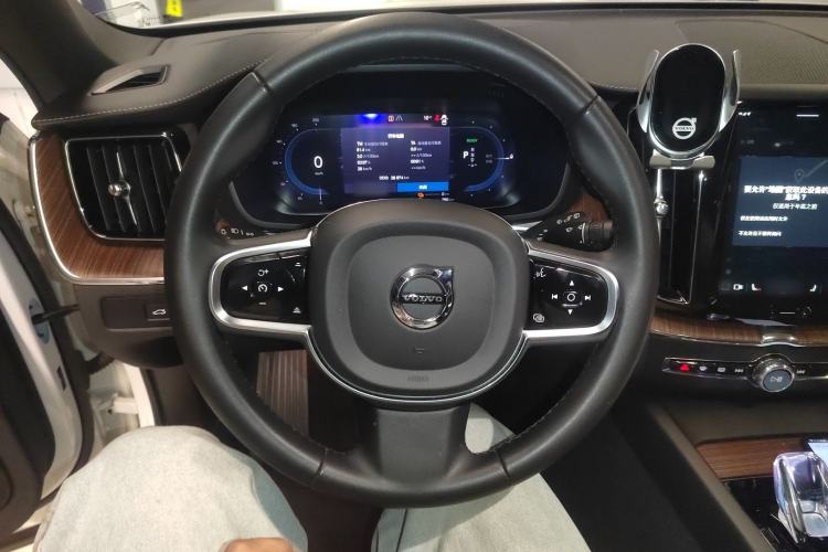 Used Volvo XC60 New Energy 2024 T8 Plug-in Hybrid Long-Range All-Wheel Drive Smart Luxury Edition Steering Wheel