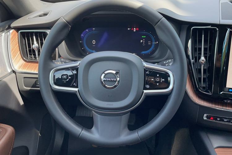 Used Volvo XC60 New Energy 2024 T8 Plug-in Hybrid Long-Range All-Wheel Drive Smart Luxury Edition Steering Wheel