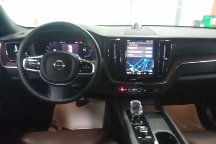 Used Volvo XC60 New Energy 2024 T8 Plug-in Hybrid Long-Range All-Wheel Drive Smart Luxury Edition Steering Wheel