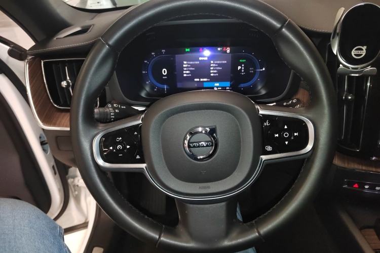 Used Volvo XC60 New Energy 2024 T8 Plug-in Hybrid Long-Range All-Wheel Drive Smart Luxury Edition Steering Wheel
