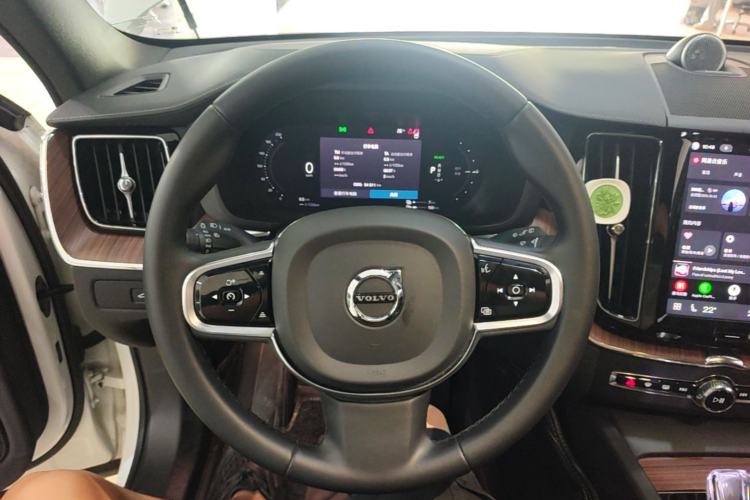 Used Volvo XC60 New Energy 2024 T8 Plug-in Hybrid Long-Range All-Wheel Drive Smart Luxury Edition Steering Wheel