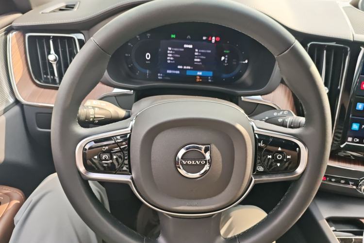 Used Volvo XC60 New Energy 2024 T8 Plug-in Hybrid Long-Range All-Wheel Drive Smart Luxury Edition Steering Wheel