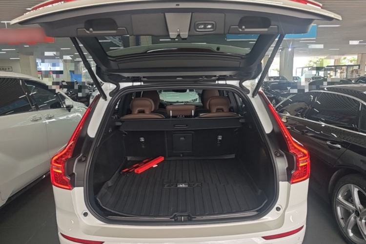 Used Volvo XC60 New Energy 2024 T8 Plug-in Hybrid Long-Range All-Wheel Drive Smart Luxury Edition Trunk