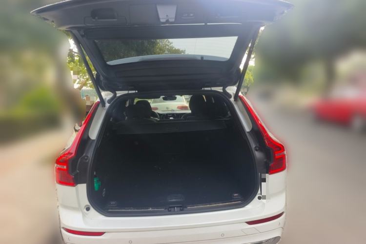 Used Volvo XC60 New Energy 2024 T8 Plug-in Hybrid Long-Range All-Wheel Drive Smart Luxury Edition Trunk