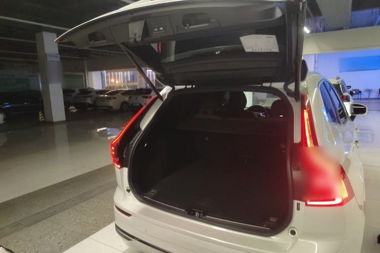 Used Volvo XC60 New Energy 2024 T8 Plug-in Hybrid Long-Range All-Wheel Drive Smart Luxury Edition Trunk